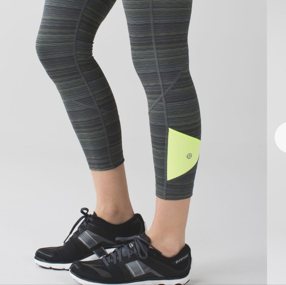Lululemon Pace Rival Crop 22" Size 4 Green/Grey - Picture 3 of 12